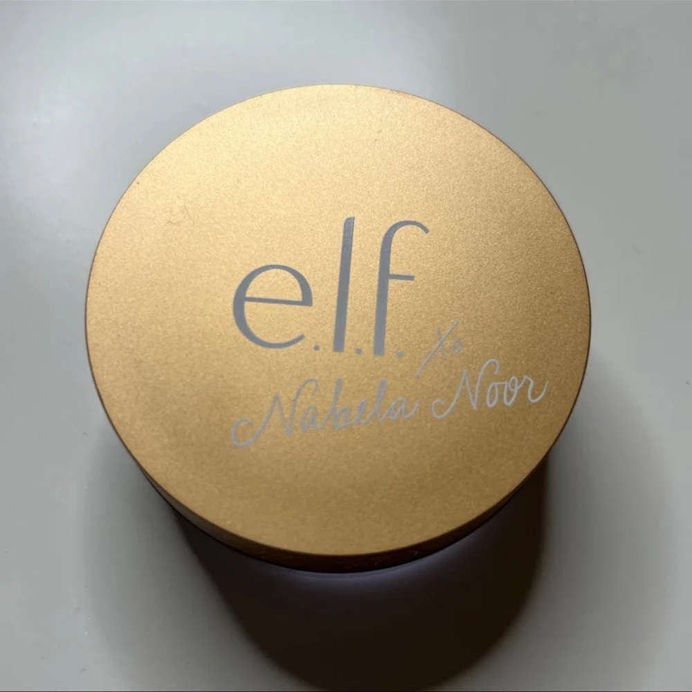 Elf x Nabela Noor Loose Highlighting Powder Neharika Glow